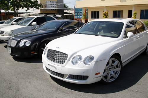 Một loạt xe sang bị tạm giữ ở Phú Mỹ Hưng